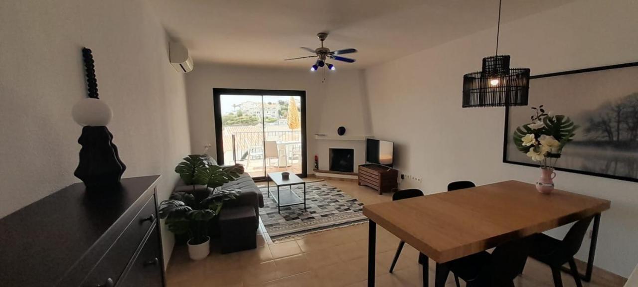 Tropicana, Nerja - 2 Bedroom Private With Sea Views Apartamento *